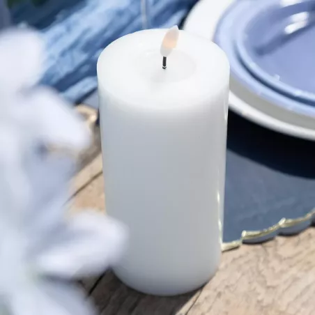 Bougie LED Cylindrique en cire blanche 15 cm